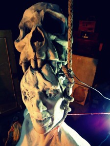 decay clay arcilla priming imprimacion lifesize woman sculpture escultura mujer tamañonatural resin resinpolyester resinapolyester naked desnuda skull craneo calavera twins mellizas